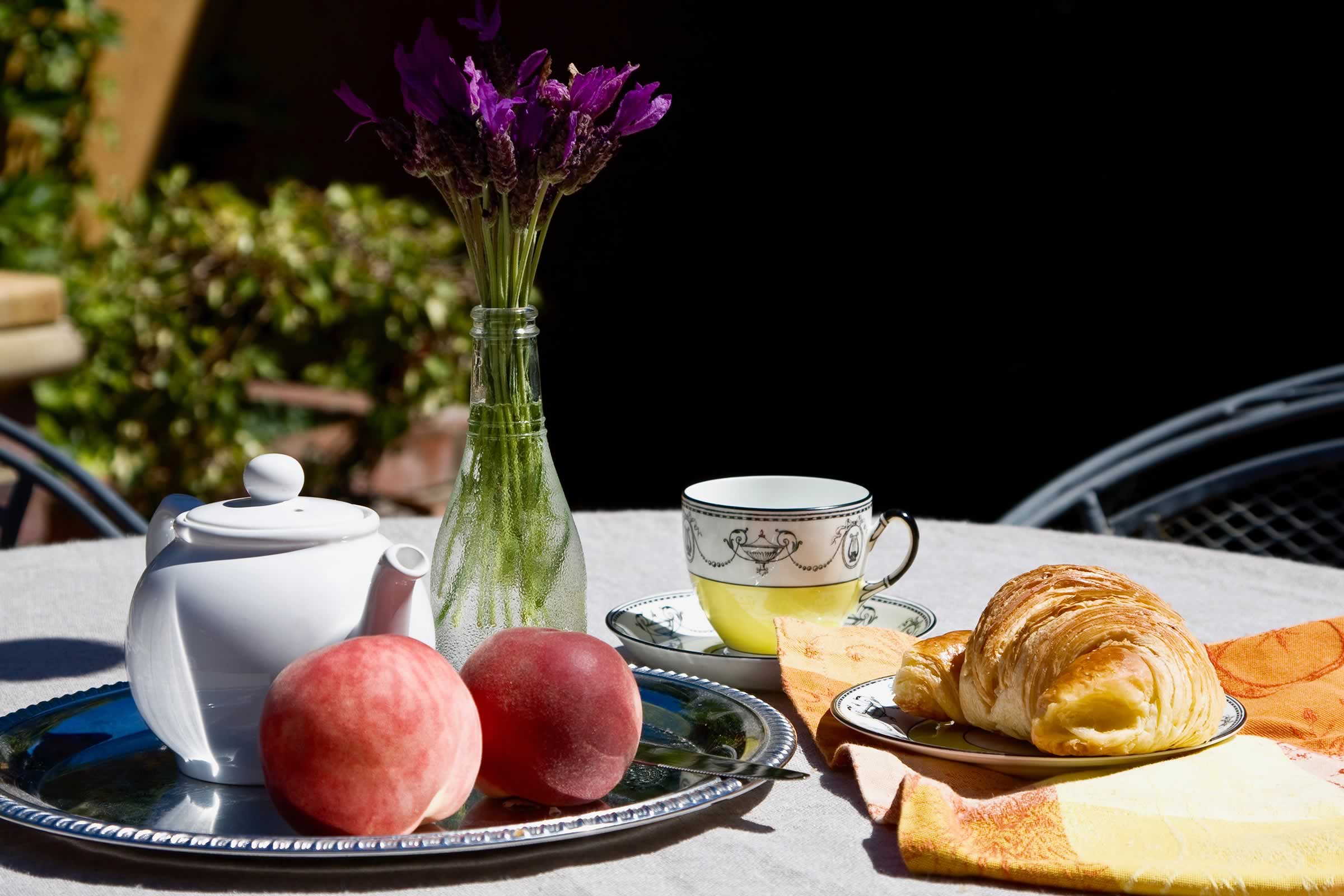 Breakfast in the courtyard. Photo: Jasmin Latona.